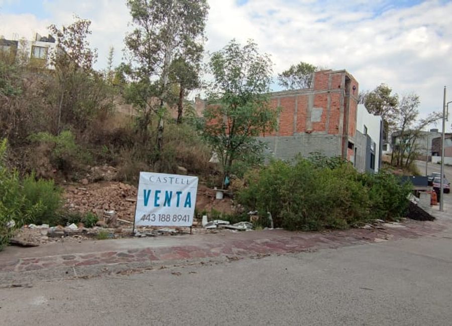 VENTA DE TERRENO DE 180M2 DENTRO DE FRACCIONMAIENTO EN VISTAS ALTOZANO