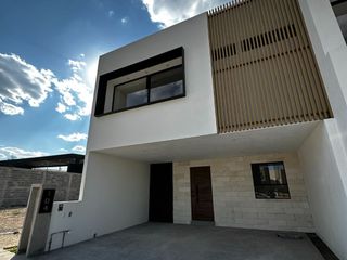 Casa nueva con 4 recamaras en Privada Cennet (cerca de la FENAPO)