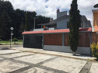 🌟🏡 ¡Venta de amplia casa en Santiago Tianguistenco! 🎓🛣️ | 🌳🏠