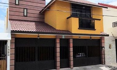 Venta de casa en Veracruz en fracc. Floresta por debajo de precio de avalúo