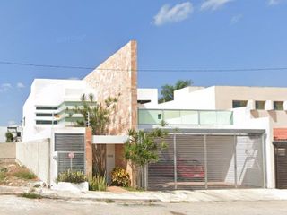 Preciosa casa con alberca en Altabrisa Mérida. SOC-