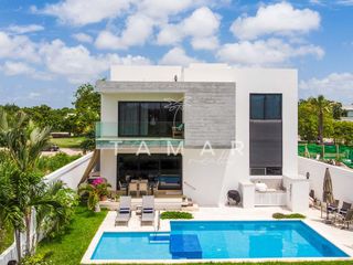 Casa en Venta en Los Canales, Puerto Cancún vista al golf