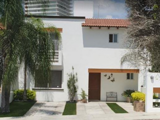 HERMOSA casa para adquirir a precio IRREAL ubicada en Querétaro