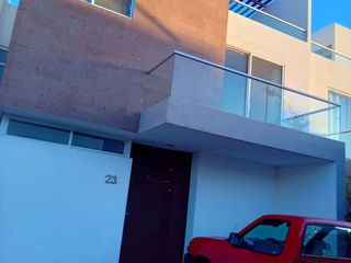 Casa en VENTA en Querétaro ¡Con Roof Garden, Cada recamara con baño completo!