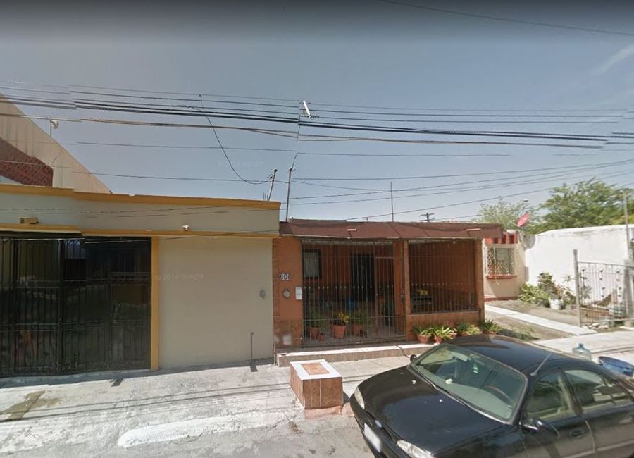 ES CASA EN VENTA SAMUEL DE LOS SANTOS, TORRES DE SANTO DOMINGO, SAN