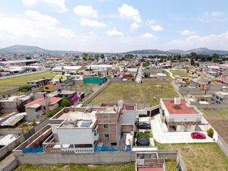 Terreno en venta en Zinacantepec, Col Linda Vista a una cuadra de Av. Adolfo López Mateos, a 5 min del tren interurbano, cercania con primarias, facultades y centros comerciales
