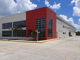 Nave industrial con oficinas, en renta, sobre Periférico de Mérida, zona Oriente
