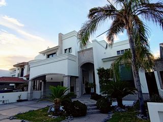 Vendo Casa en los Lagos en Hermosillo Sonora 5 Recamaras y Paneles Solares