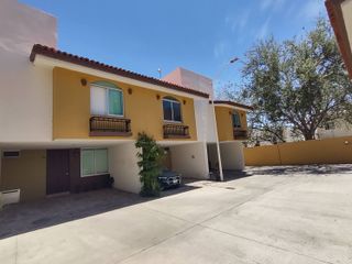 Casa Venta Como Nueva! Oportunidad de Lujo Cerca de TODO Zapopan Jalisco