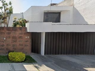 Venta Casa Calle de Bravo 105, Col. Valle del Campestre, Leon Guanajuato