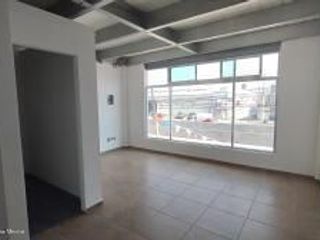 Oficina de 49 metros con medio baño. RENTA - San Pablo, Querétaro