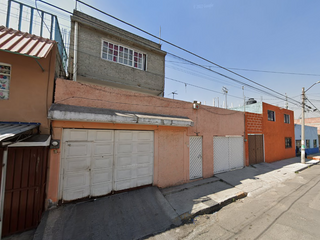 Casa en venta en Col. Viveros de Xalostoc, Ecatepec, Estado de México., ¡Compra directamente con los Bancos!
