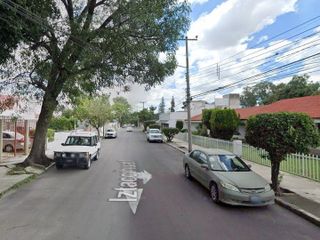 Hermosa casa en venta en Fraccionamiento la Arbolada, Jalisco a precio inmejorable!