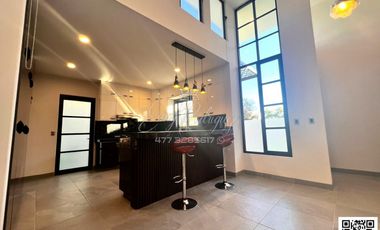 CASA EN VENTA, UNA PLANTA, MAYORAZGO, PRIMEROS CLUSTERS, NUEVA, MODERNA, 3 REC KING SIZE