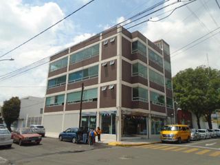 Se RENTA piso en edificio EN EL Centro DE Toluca. (CALLE Juan Álvarez)