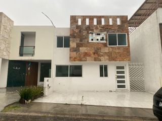 Casa nueva en Venta en fraccionamiento Lomas Del Valle, Puebla