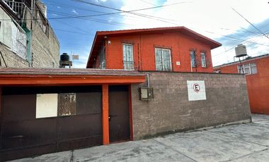 Casa 3 recamaras en calle 3 min de av tollocan en Lerma centro rapido acceso Toluca