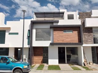 VENDO CASA RESIDENCIAL EXPLANADA SUR CON ROOF GARDEN EQUIPADA 5 RECAMARAS