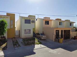 Venta De Casa, ¡remate Bancario!, Col. Villas de San Miguel, Nuevo Laredo, Tamps. -jmjc3