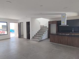 Casa nueva en Tres Marías cerca de Ciudad Salud