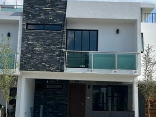 Casa de 4 recamaras en venta en boreales coto 2