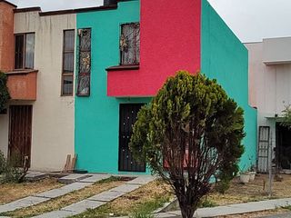 Venta casa en Batallla de Morelia a solo unos pasos del periferioco, cerca de la sentral y del estadio morelos