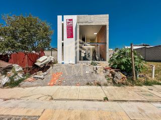 Venta de casa Loft nueva en Fraccionamiento con alberca en Lomas de Cortes Cuernavaca