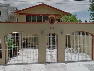 Casa en Venta de Recuperación Bancaria en Liebre, SM 20, Cancún, Quintana Roo.