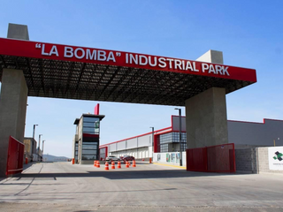 Renta de Bodega Nave Industrial en Parque Industrial La Bomba