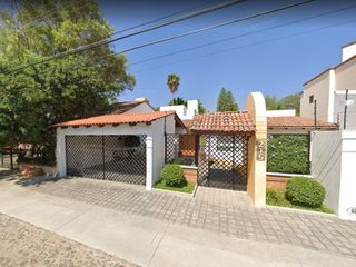 Gran Oportunidad Casa en Venta en Primera de Fresnos, Jurica, 76100 Santiago de Querétaro, Qro.