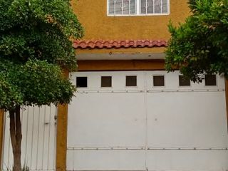 Casa de 3 Recamaras a 5 minutos de Soriana Mercado en Av. torreon nuevo