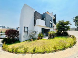 CASA EN VENTA EN SENDAS RESIDENCIAL.