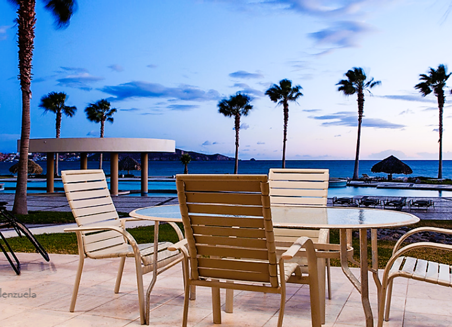 Condominio frente a la playa de 3 recamaras en venta san carlos playa