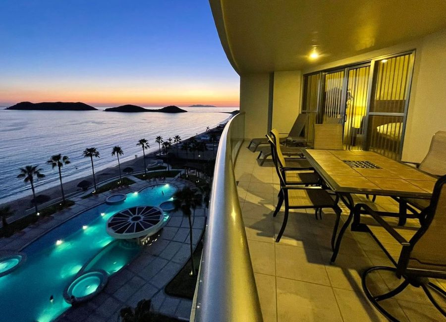 Condominio frente a la playa de 3 recamaras en venta san carlos playa blanca beachfront condo