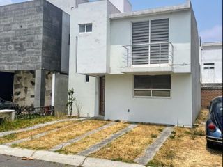 CASA EN RENTA EN FUENTES DE SAN JOSÉ