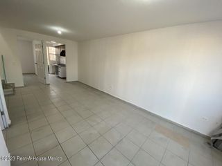 Comoda Casa en Venta en Fraccionamiento Viñedos