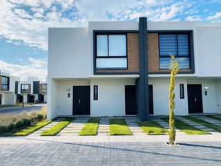 Casa en venta en Fraccionamiento Aurea Mod. Sanzio Equipamiento de Lujo a 7 minutos del Aeropuerto de Toluca