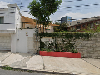 Bonita casa ubicada en la calle de Sao Paulo, Alta Vista, Monterrey.