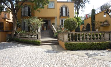 CASA EN VENTA JARDINES DEL PEDREGAL