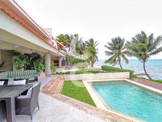 Casa en Venta en Cancun Frente Al Mar en Las Quintas Zona Hotelera