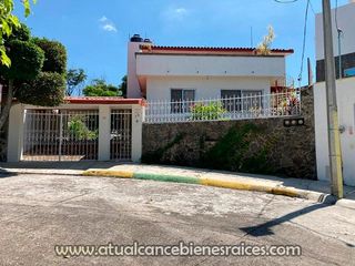 Venta de casa en Brisas, Temixco, 692 m2, alberca, chapoteadero, jardin.