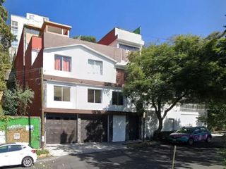 EXCELENTE CASA DE DOS PISOS EN COLINAS DEL SUR