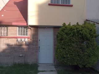 Casa en venta en Toluca, San Lorenzo Tepaltitlan $1,050,000 acepto Creditos, libre de gravamen