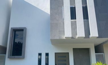 Casa de 3 recamaras nueva en venta en El Encuentro - Playa del Carmen