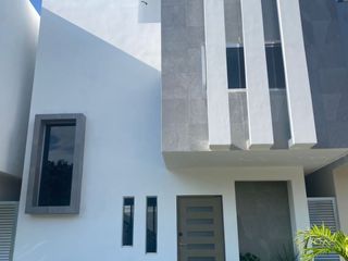 Casa de 3 recamaras nueva en venta en El Encuentro - Playa del Carmen