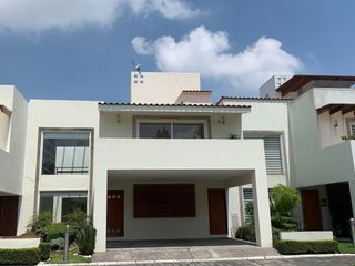 CASA EN VENTA. “BOSQUES DE LA ASUNCION” EN AV. TECNOLOGICO. METEPEC .