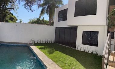 VENTA DE CASA EN FRACC. COL. LOMAS DE LA SELVA, CUERNAVACA