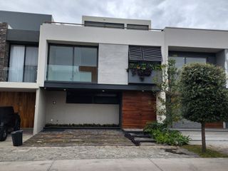 Casa nueva en venta con casa club en Solares Res en Zapopan Jal