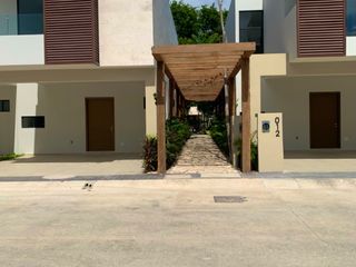 Venta de Casas Nuevas Listas para Estrenarse en Playa del Carmen Ubicación Privilegiada