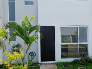 Casa en Venta  en Veracruz  Fracc. Privado Puerta Paraiso en clúster con alberca y seguridad(3 Recámaras)